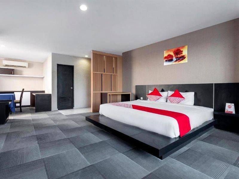 Urbanview Hotel Asyra Makassar Dış mekan fotoğraf