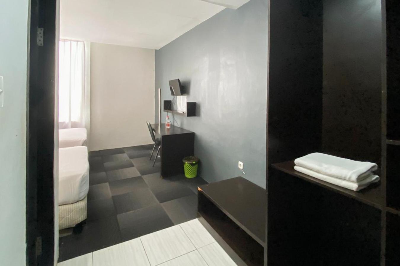 Urbanview Hotel Asyra Makassar Dış mekan fotoğraf