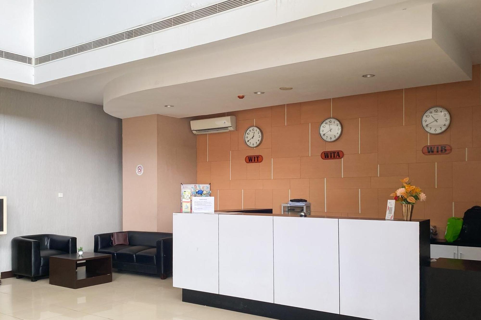 Urbanview Hotel Asyra Makassar Dış mekan fotoğraf