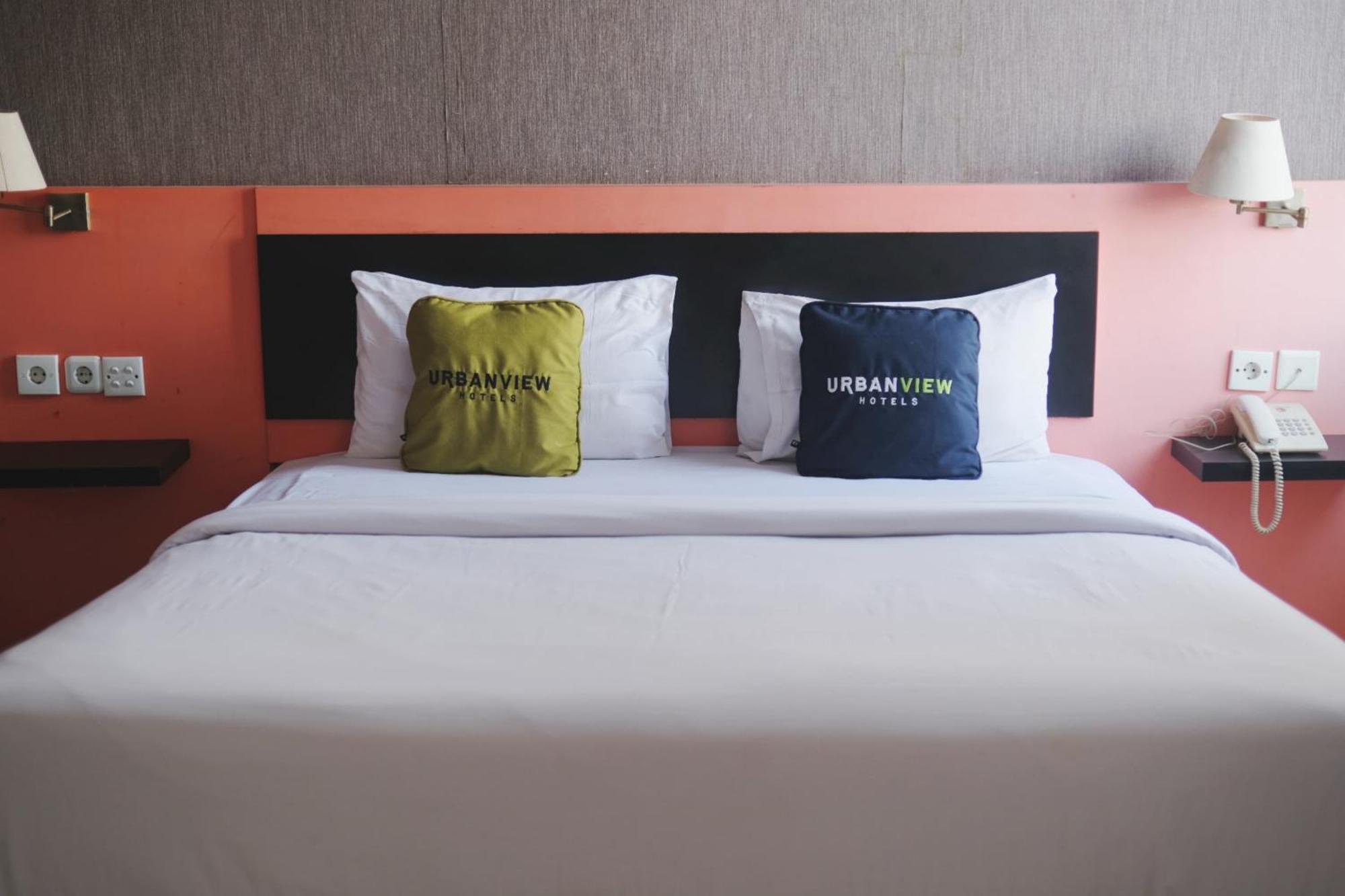 Urbanview Hotel Asyra Makassar Dış mekan fotoğraf